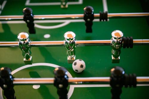 a group of snooker balls on a pool table at Bran Mountain Living in Bran
