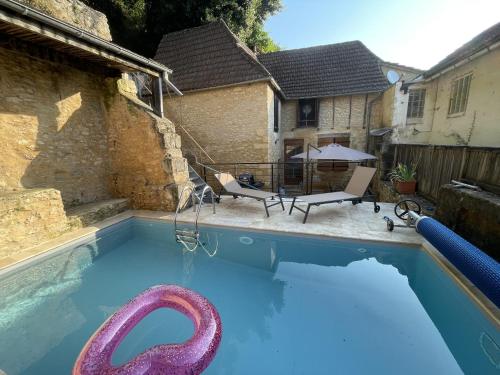 Maison en pierre avec piscine et terrasse pour 6