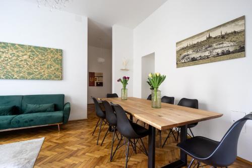 Central apartment in Viennese old building