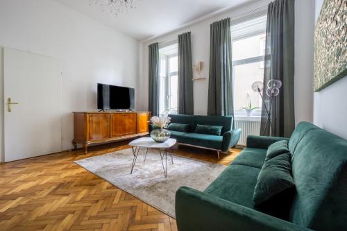 Central apartment in Viennese old building