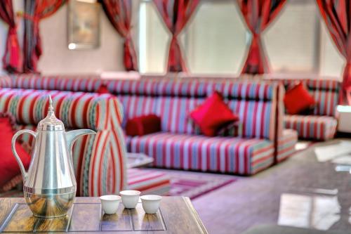 Ruang duduk di City Stay Hotel Expo Centre