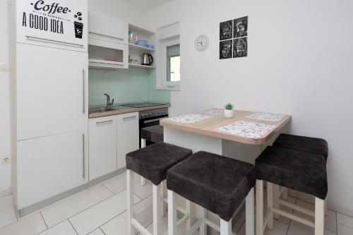 Seashell Apartment with Jacuzzi