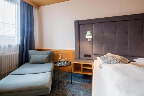 Hotel-Gasthof zum Bachにあるベッド