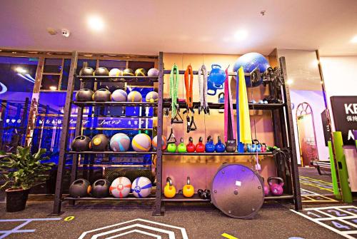 Gimnasio o instalaciones de fitness de Wyndham Grand Plaza Royale Hangzhou
