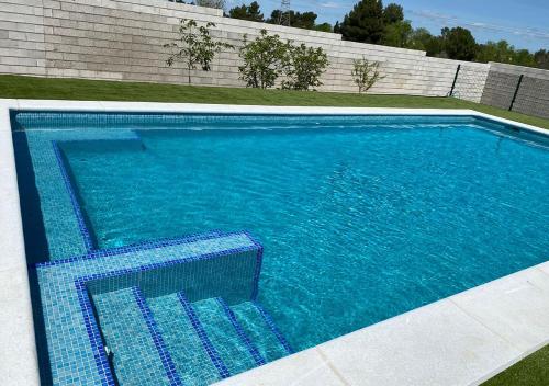 Piscina en o cerca de Villa Alarilla Grupos Grandes