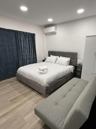 Academys Modern Apartments by Athens Urban Retreat