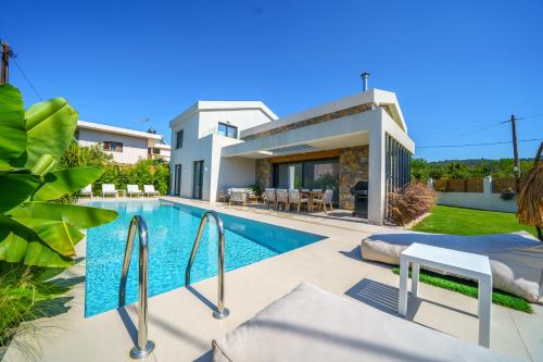 Πισίνα στο ή κοντά στο Villa Olira