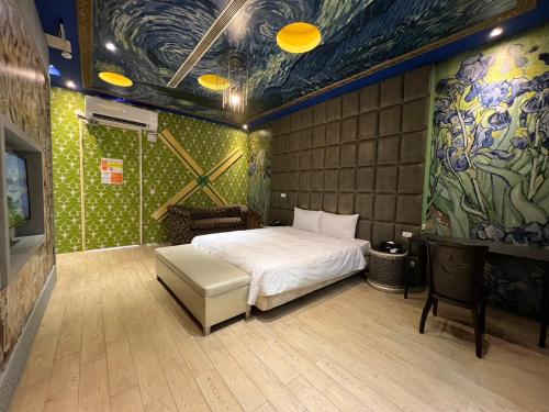 Postel nebo postele na pokoji v ubytování 第八月台九號行館No9 Hotel
