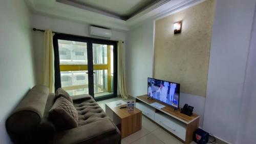 Afriqpnb SC Studio Polkadot avec salle de Gym