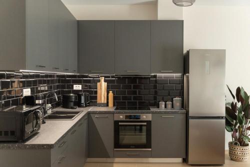 Saint Matthew Central Apartment by Senaon