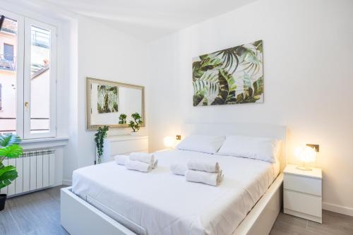 5 stars flat, next to subway, 3 stops to duomo, AC & Wi-fi