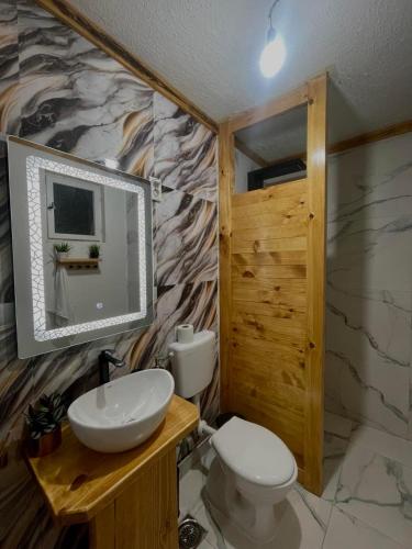 Un baño de Rustic House