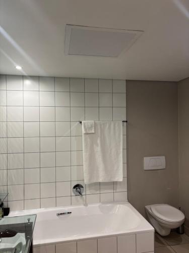 Ένα μπάνιο στο The Circa Hotel