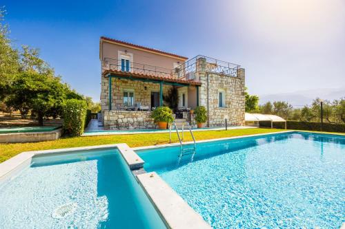 Πισίνα στο ή κοντά στο Villa Dimitris