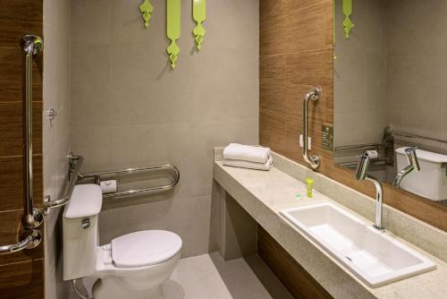 Koupelna v ubytování ibis Styles Curitiba Centro Civico