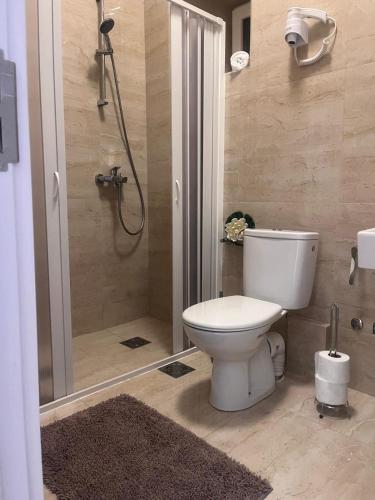 Ένα μπάνιο στο Apartment La Piedra Budva