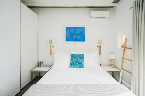 Postel nebo postele na pokoji v ubytování Villa Arades Sifnos with Private Pool