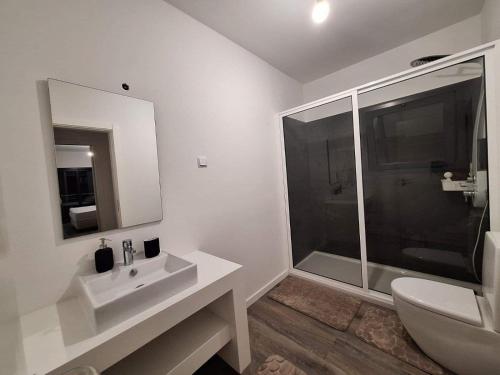 Ένα μπάνιο στο Cliff Residence Ocean View