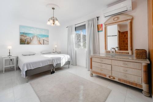 Postel nebo postele na pokoji v ubytování Villa La Gomera