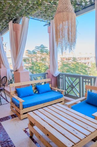 Balkoni atau teres di Luxury 2BR with Pool & Garden View Balcony