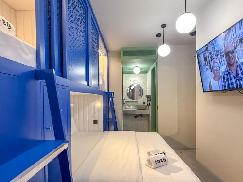 Coeo Hernan Ruiz Rooftop Pool Hostel photo 70