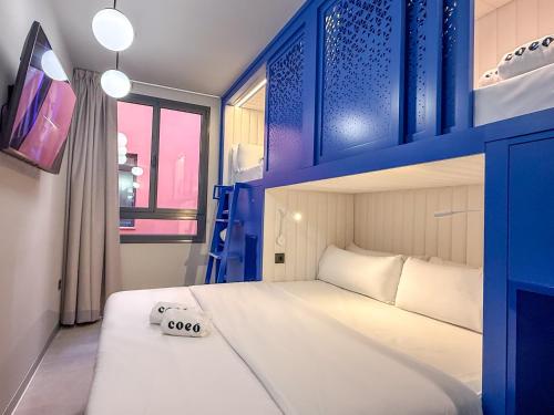 Coeo Hernan Ruiz Rooftop Pool Hostel photo 72