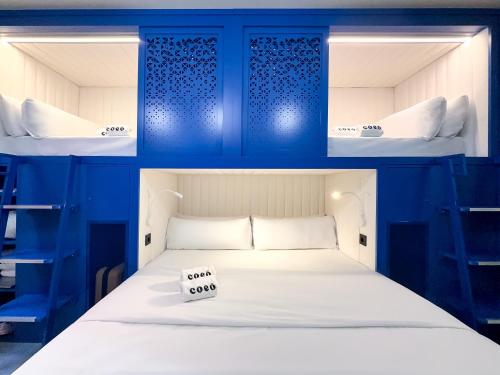 Coeo Hernan Ruiz Rooftop Pool Hostel photo 68