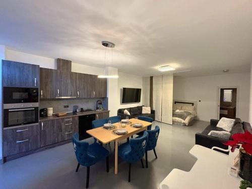 Estudio Débora Vialia - A pasos de la Estación