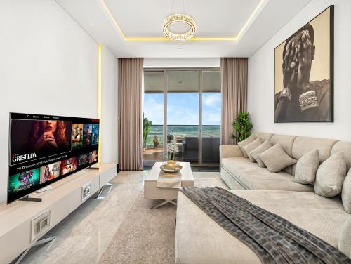 Huge Lux 1BHK in Prime Business Bay with Private Jacuzzi