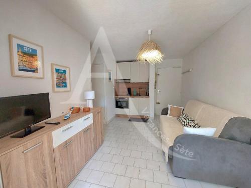 Super rez de jardin, parking, internet