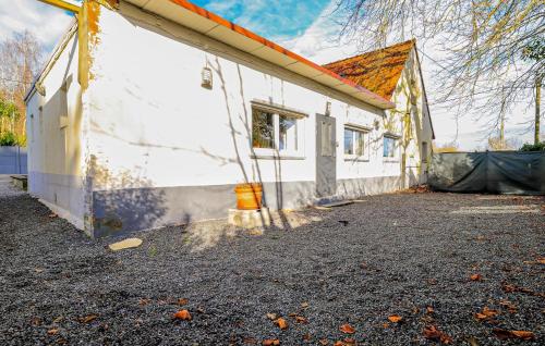 a white building with a window on the side of it at Amazing Home In Saint-Josse With Wifi in Saint-Josse