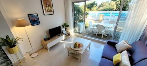 Swimmingpoolen hos eller tæt på Be Cool golfe de Saint-Tropez