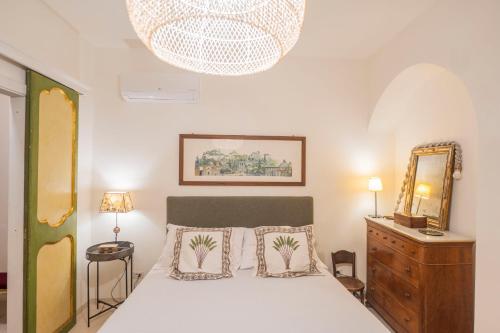 Via Giulia Charming Atelier apartment