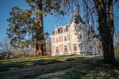 Κήπος έξω από το Château De L'aubrière - Teritoria