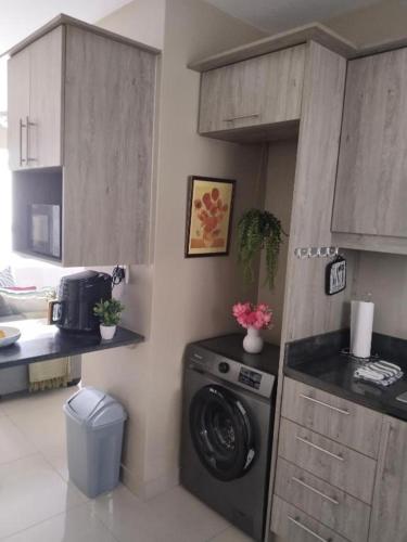 Dapur atau dapur kecil di 56 Camarque Umdloti