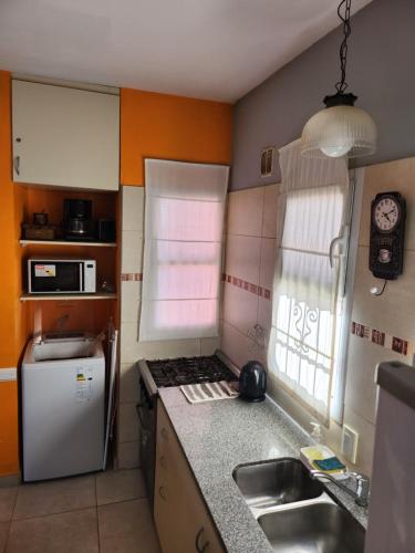 Dapur atau dapur kecil di Dúplex Las Grutas Bahía Creek