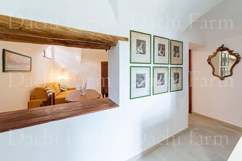 A bed or beds in a room at Appartamento Alba Dachi Farm