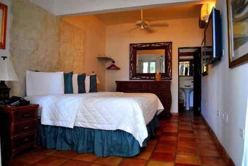 Postel nebo postele na pokoji v ubytování Acacia Boutique Hotel