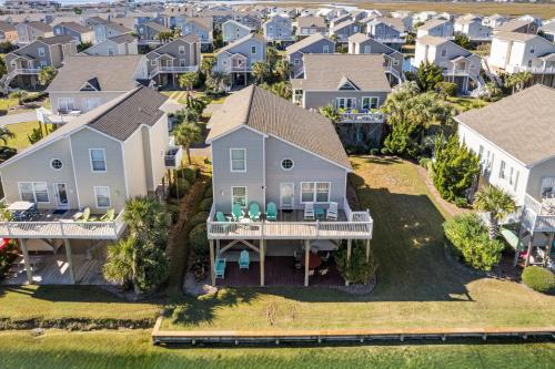 Fotografie z fotogalerie ubytování 3 Palm- 4 Bd 3 Ba Island Park Home 2 Blocks From Beach in Island Park! v destinaci Ocean Isle Beach