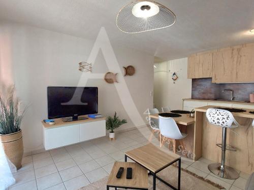 T3 renove dans residence avec piscine et garage Capacite max 6 personnes