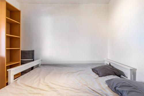 Chambre plus Canapé Chez l'Habitant, 300M Plage et Centre du village