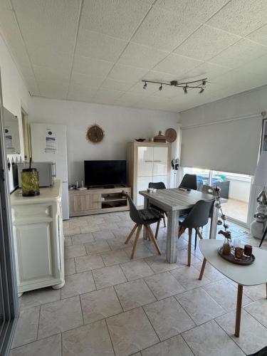 Appartement Première Ligne de mer avec piscine