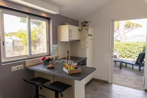 Le Bastidon, charmant studio 2 pers avec vue mer, idéalement situé