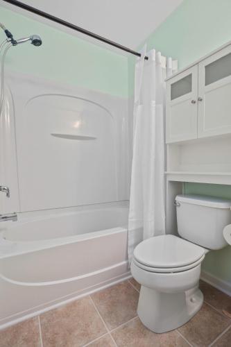 Un baño de Chucktown Charm- 8 mins to Credit One