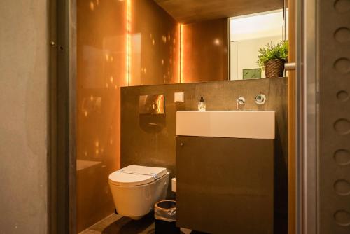 The Luxe Cube Apartment