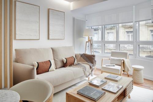 Easo Suite 18 by FeelFree Rentals