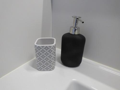 Φωτογραφία από το άλμπουμ του Lalberome Appartement Golden Cholet centre Parking prive Wifi σε Cholet