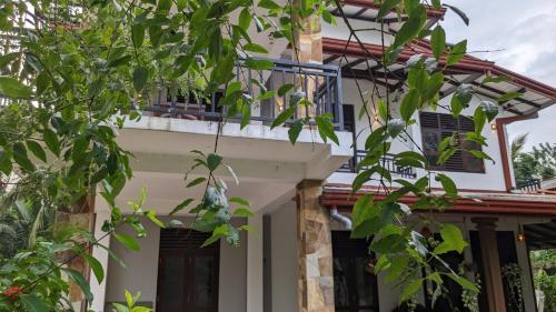 Το κτήριο όπου στεγάζεται  το δωμάτιο σε οικογενειακή κατοικία