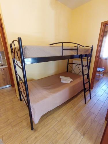 Una cama o camas en una habitación de Helen’s home