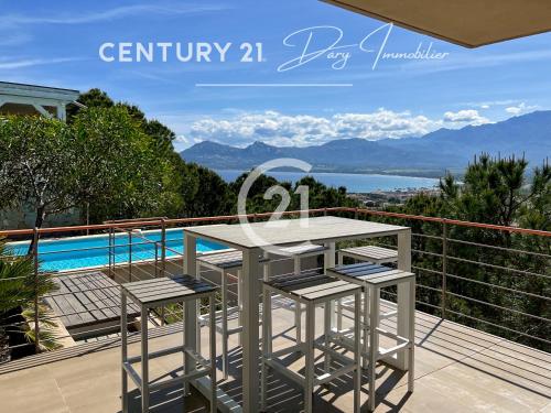 Photo de la galerie de l'établissement Magnifique villa avec vue sur la mer à Calvi, à Calvi